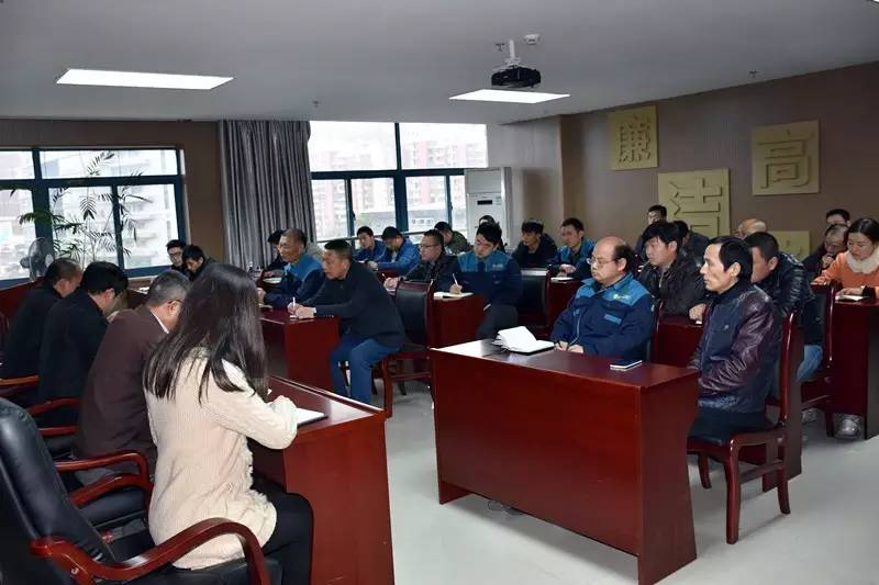 集团组织学习省纪委“一通报一评论”的通知》等文件精神