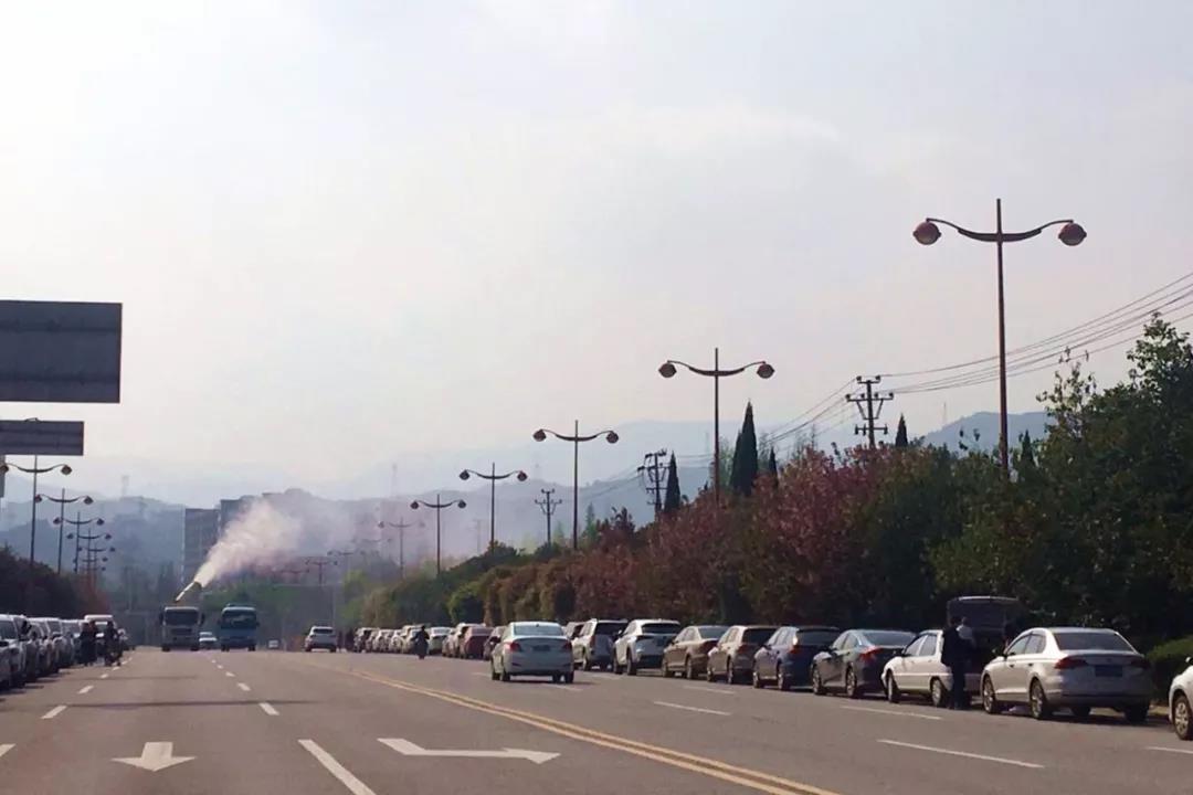 人机结合清扫保洁 有效抑制道路扬尘