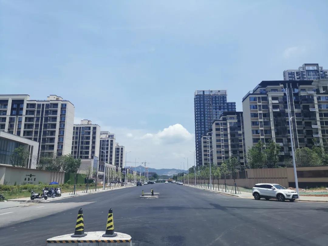 富樱路（香樟路至青岚水渠段）建成通车！