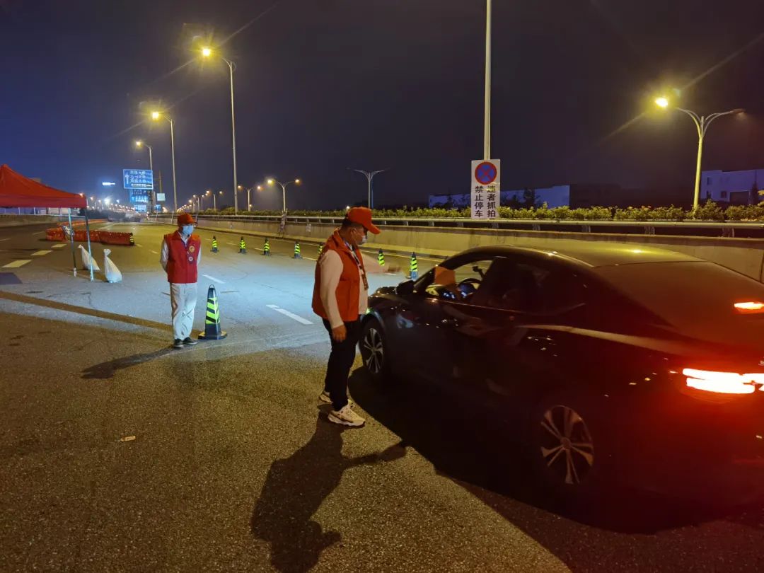 “洪城红”退役军人显担当