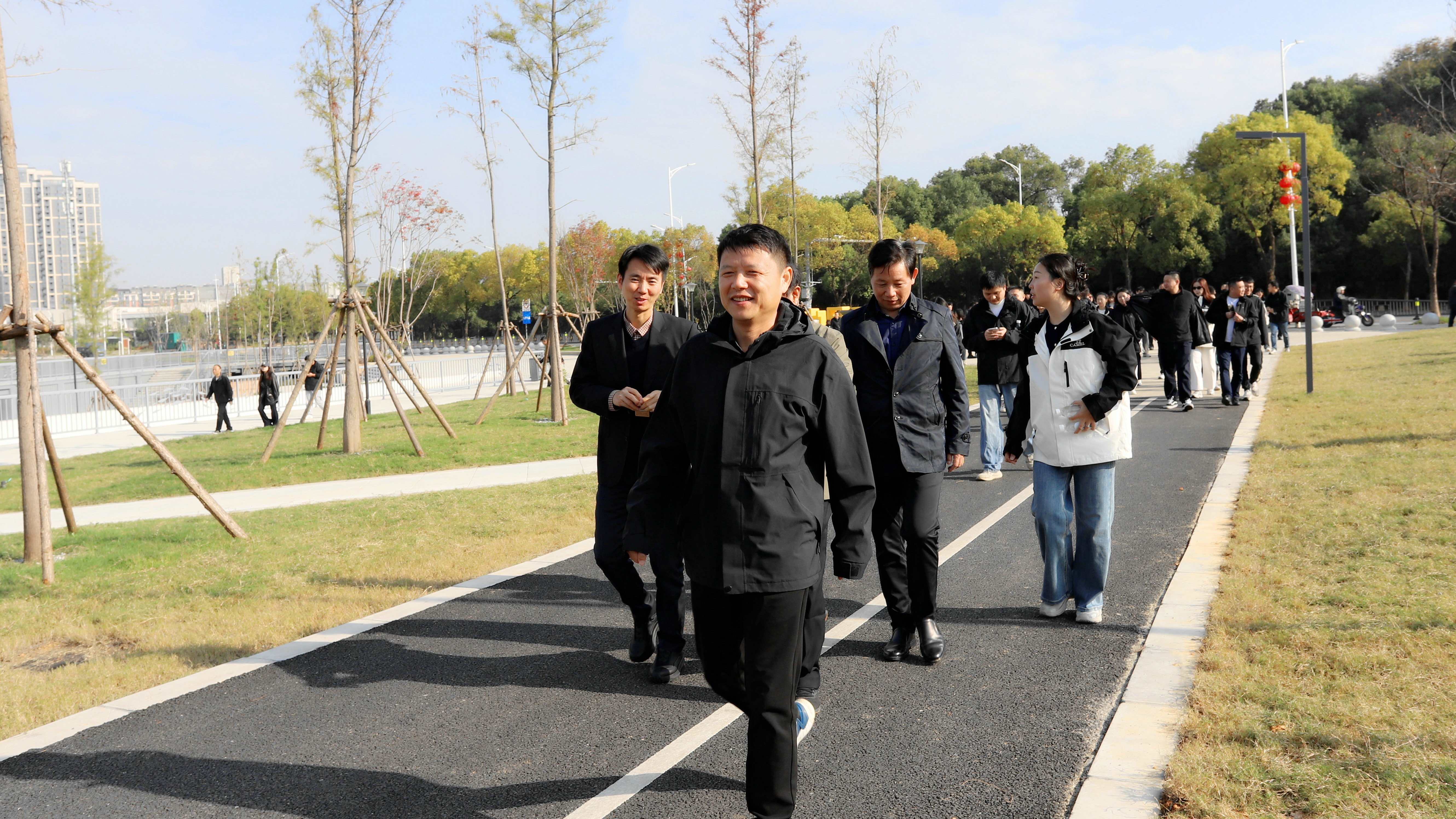 聚智“产”动能 聚力“控”征程 | 集团成功举办2025年欢乐健步行活动